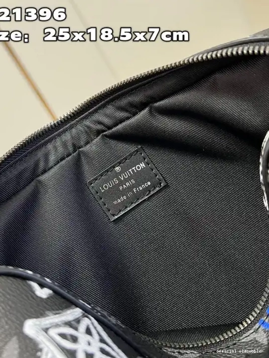 Official oldcobbler LOUIS MESSENGER TRIO VUITTON 0516